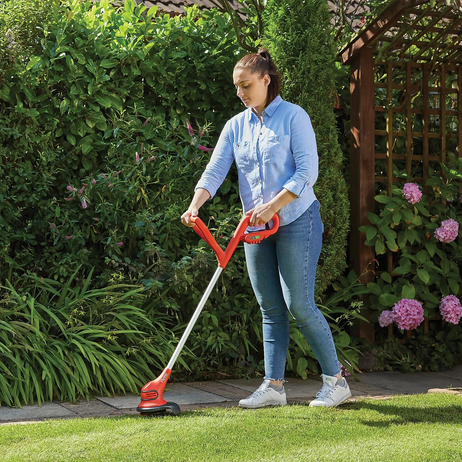 Flymo SimpliTrim Cordless Trimmer - Image 2